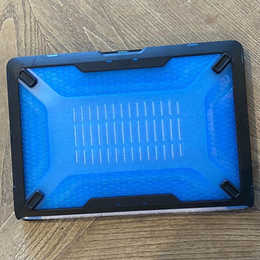 Macbook SupCase - Picture 2 of 3